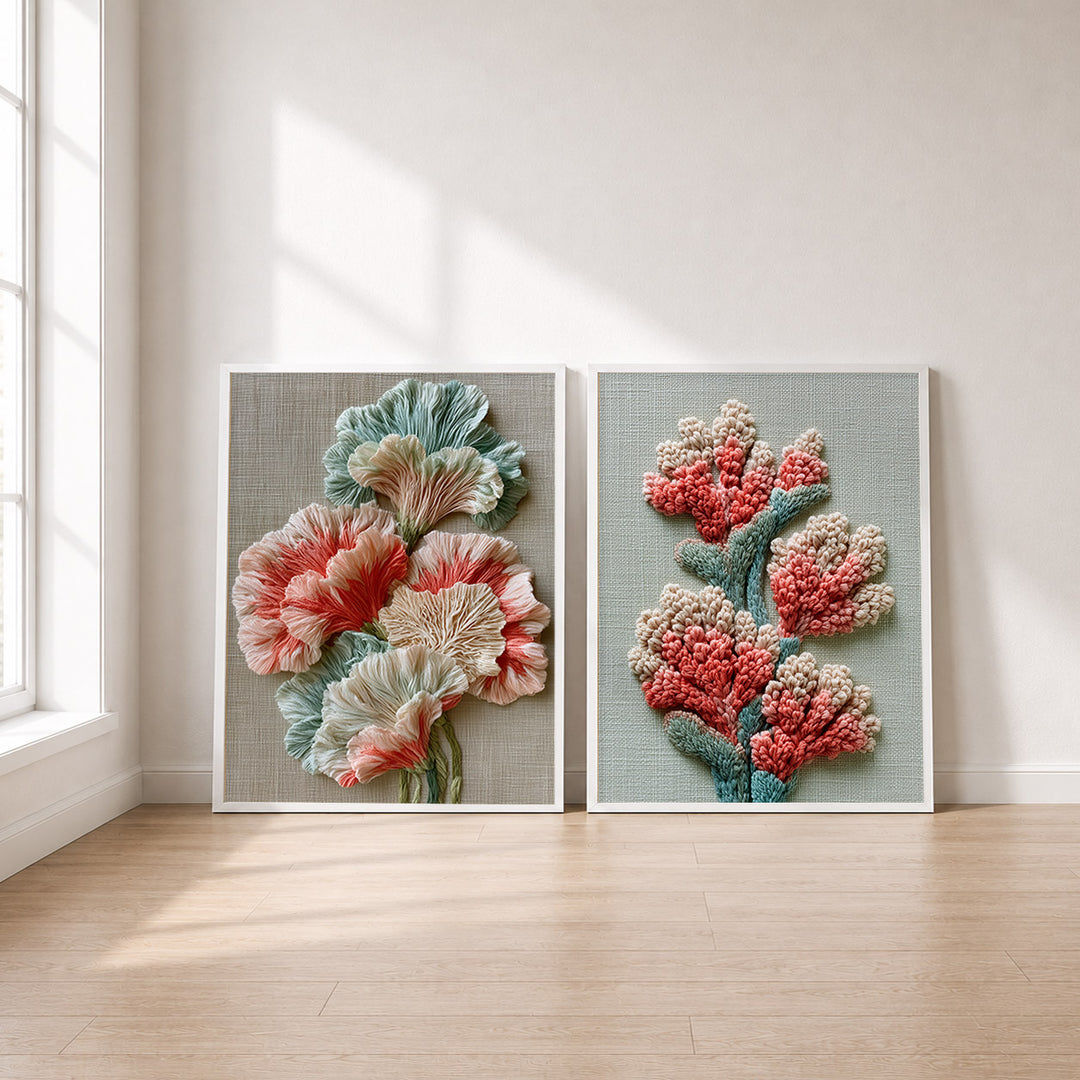 Set-Ansicht: Stickerei Poster Set – Blüten in Pastell (2er)