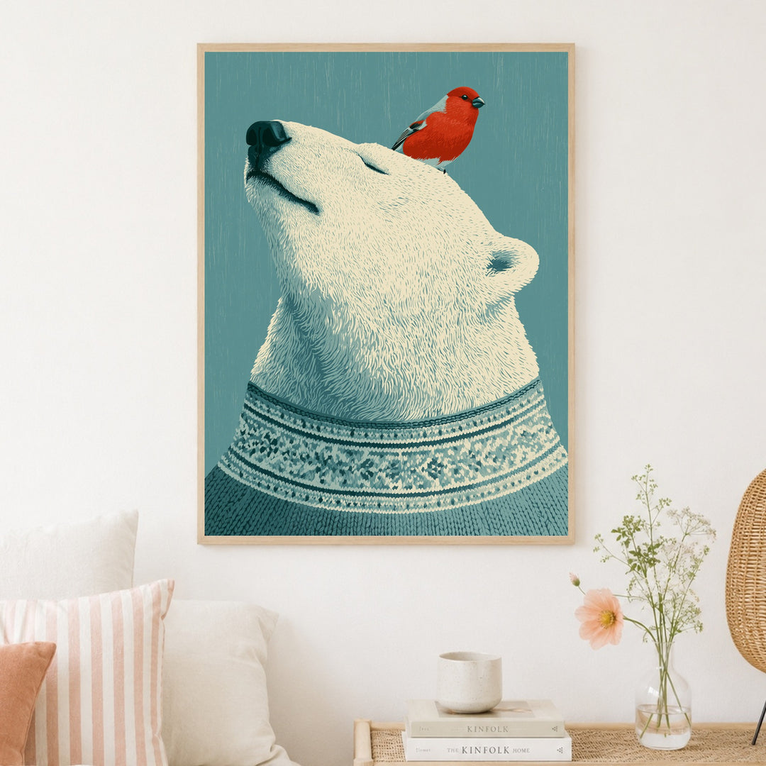 Eisbär mit rotem Vogel Poster – Holz natur Rahmen – Produktfoto