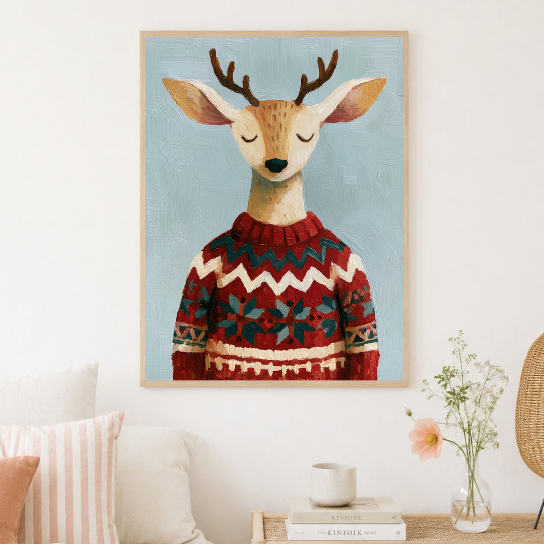 Rentier im Weihnachtspullover Poster – Holz natur Rahmen – Produktfoto