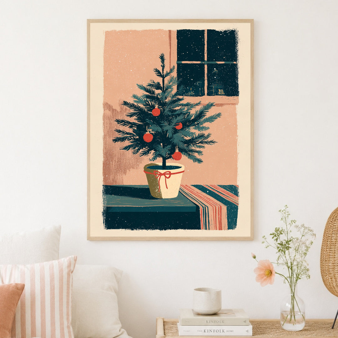 Kleiner Weihnachtsbaum im Schnee Poster – Holz natur Rahmen – Produktfoto