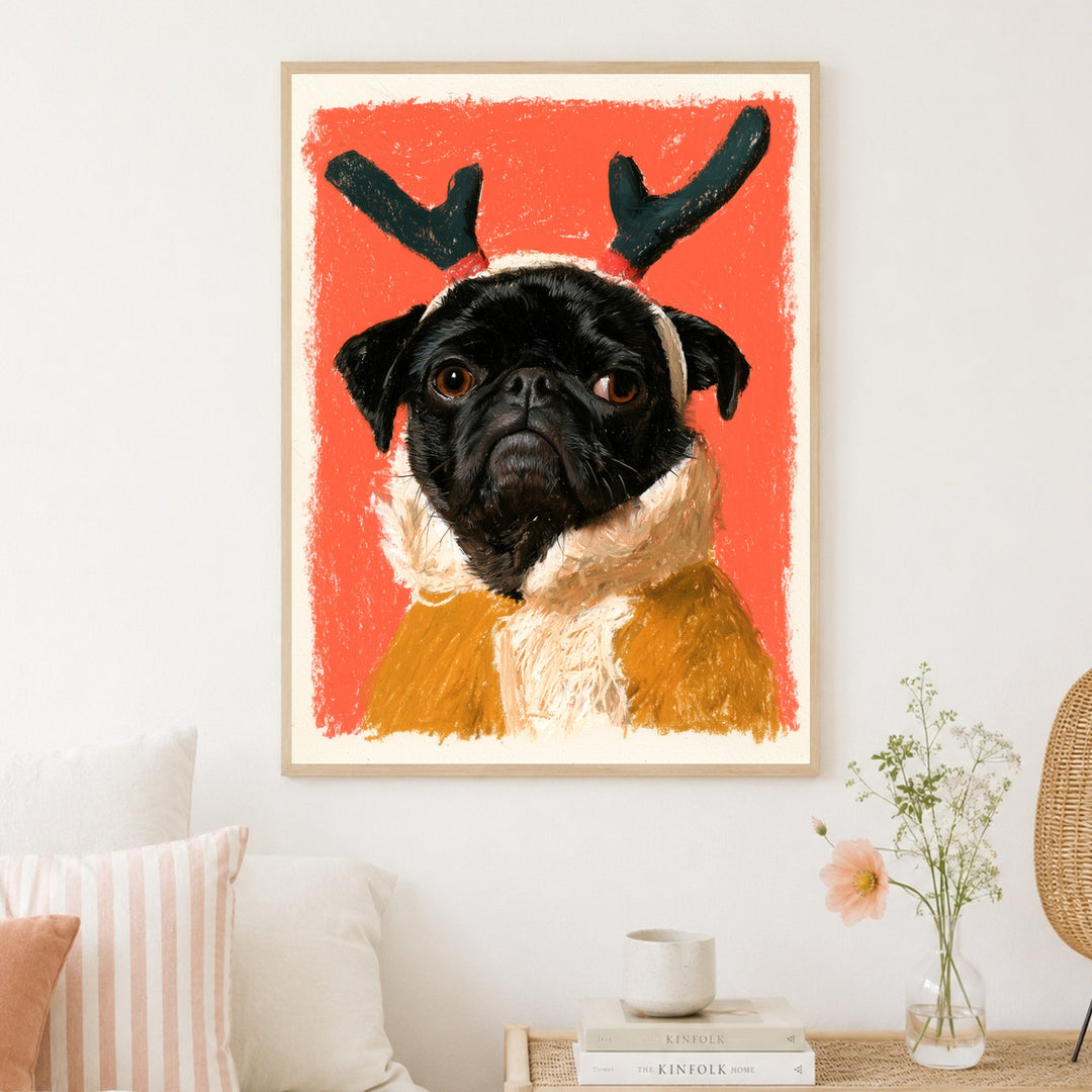 Mops als Rentier Poster – Holz natur Rahmen – Produktfoto