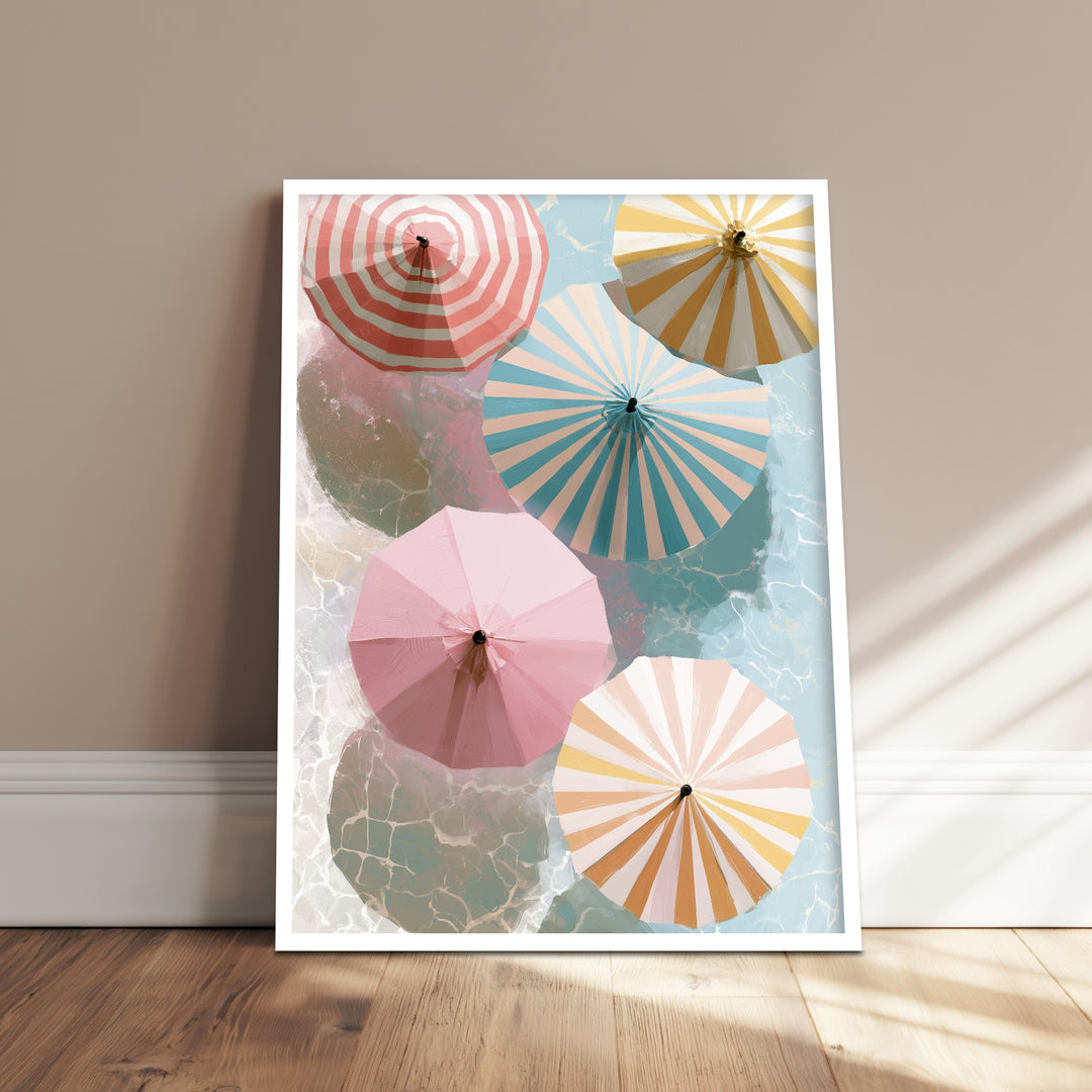 Sonnenschirme über Wasser Poster – Weißer Rahmen – Produktfoto