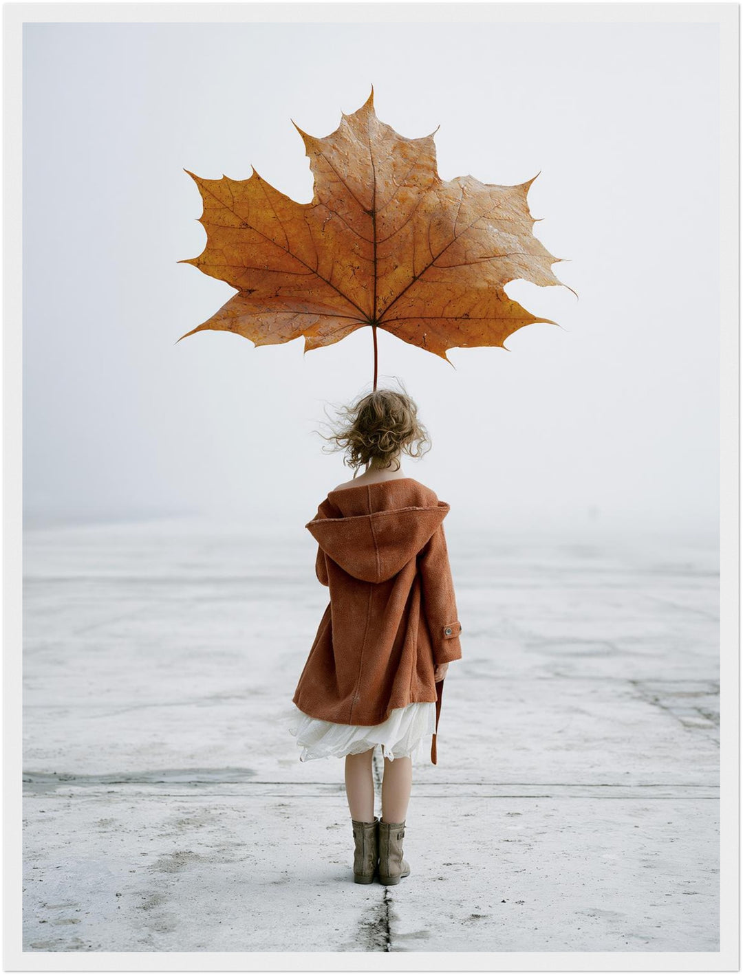 Mädchen mit Herbstblatt Poster – Weißer Rahmen – Produktfoto