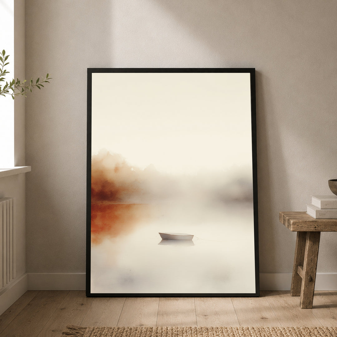 Stilles Boot im Nebel Poster – Schwarzer Rahmen – Produktfoto