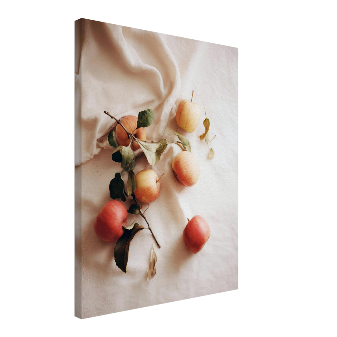 Äpfel auf weißem Leinen Leinwandbild – Schräge Ansicht – Produktfoto