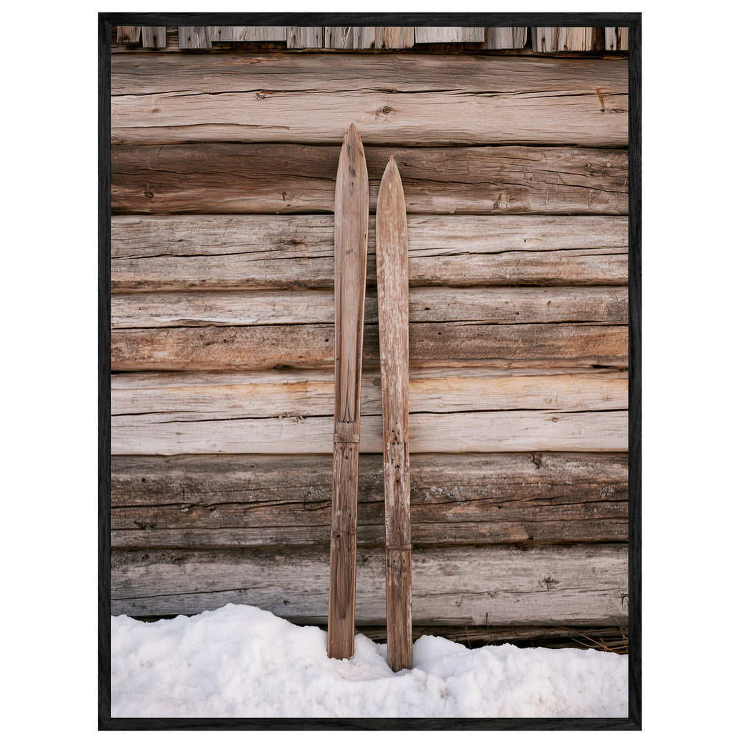 Alte Holzski im Schnee Leinwandbild – Leinwandbild