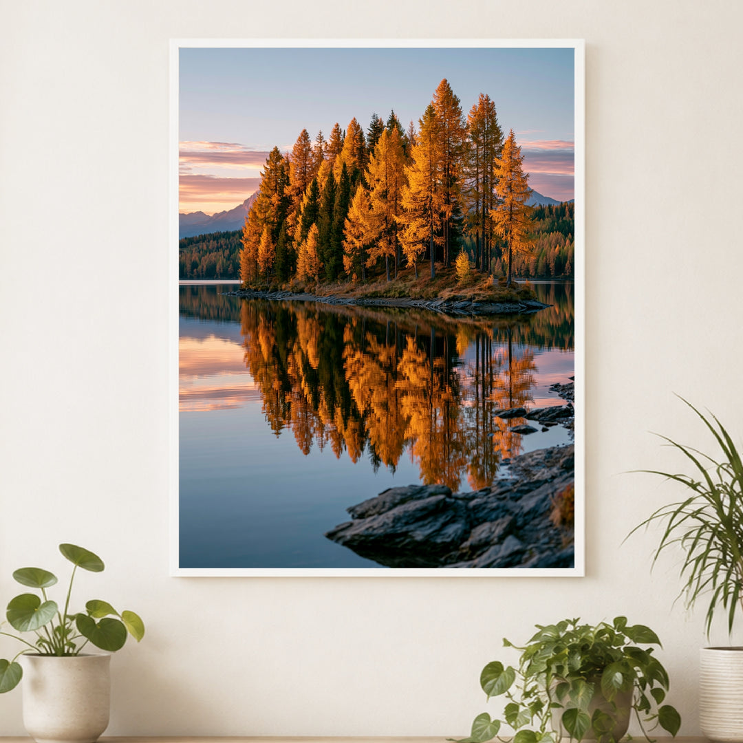 Goldener Lärchensee im Herbst Poster – Weißer Rahmen – Produktfoto