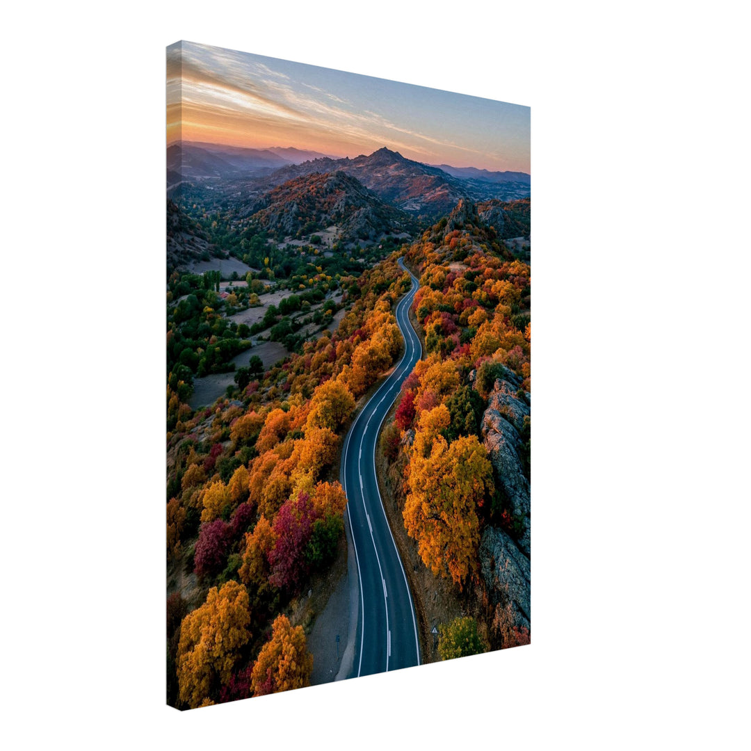 Herbststraße im Bergland Leinwandbild – Schräge Ansicht – Produktfoto