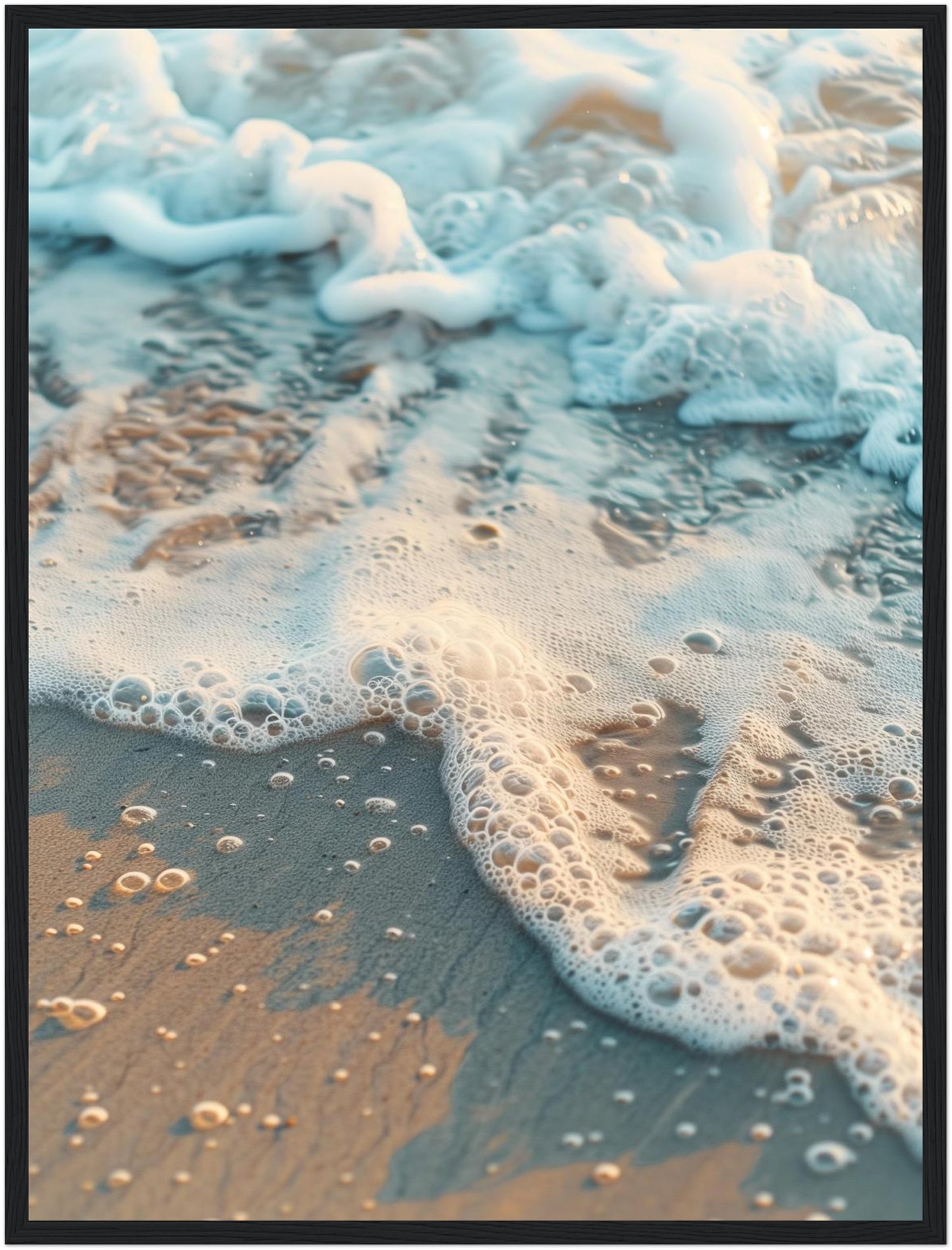 Meerschaum auf nassem Sand Poster