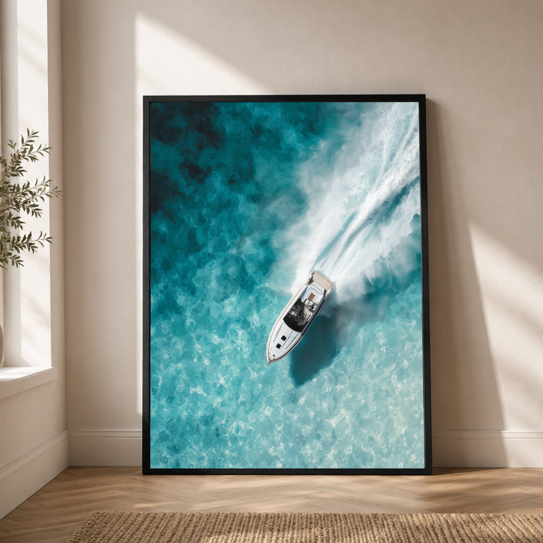 Speedboot im Türkismeer Poster – Schwarzer Rahmen – Produktfoto
