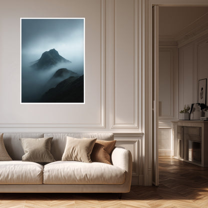 Nebliger Bergkamm im Morgenlicht Poster