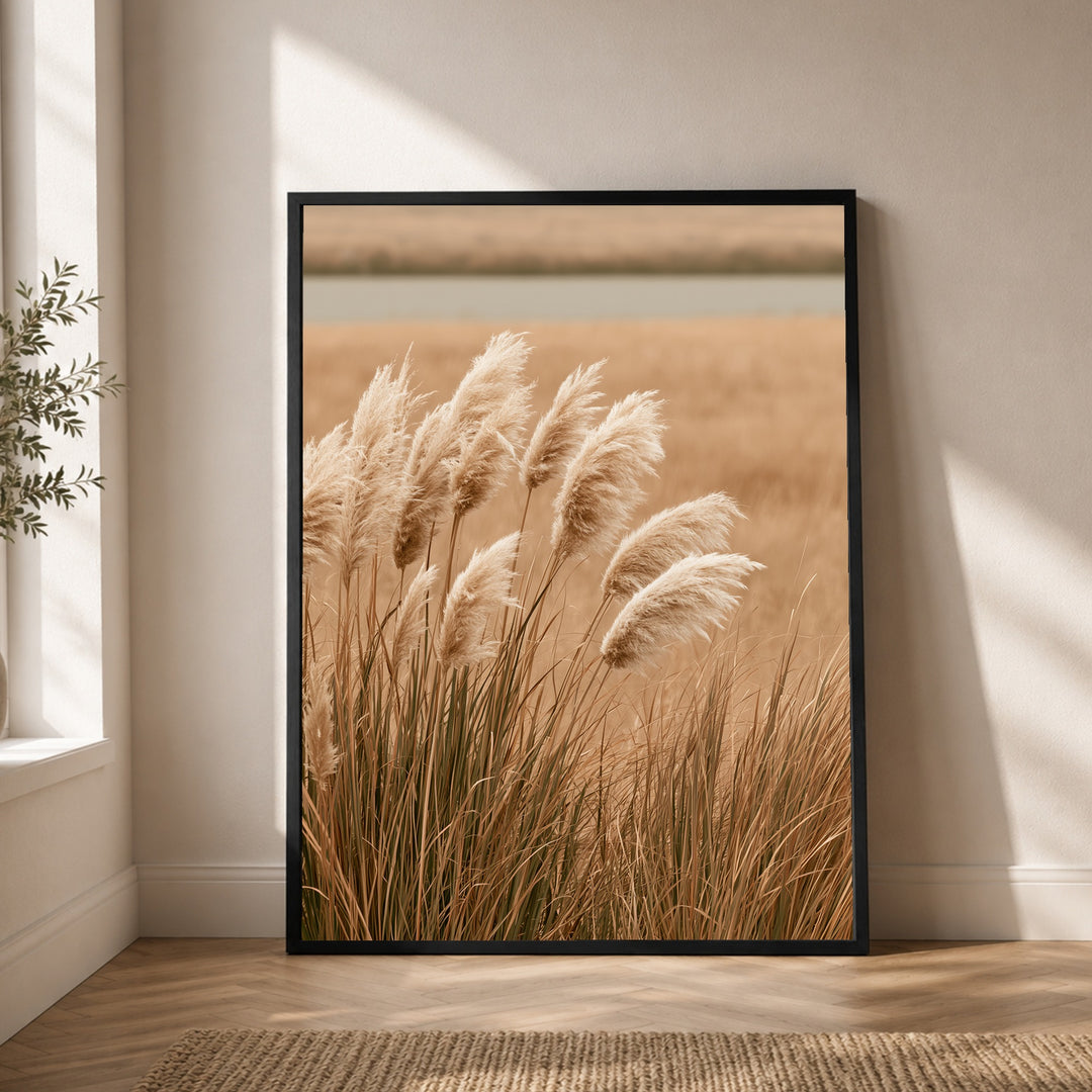 Pampasgras im Abendlicht Poster – Schwarzer Rahmen – Produktfoto