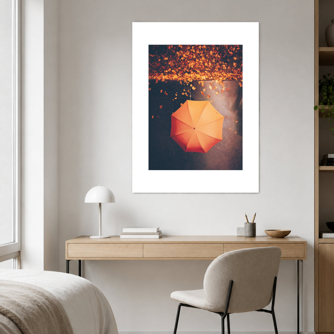 Regenschirm im Herbstregen Poster – Ohne Rahmen – Produktfoto