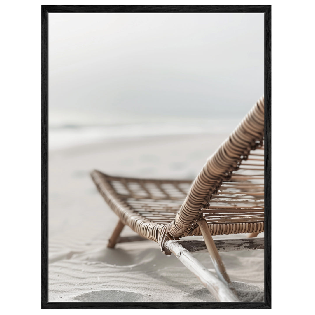 Geflochtener Strandstuhl im Sand Leinwandbild abstrakt – Leinwand auf Holzrahmen – Ansicht 4
