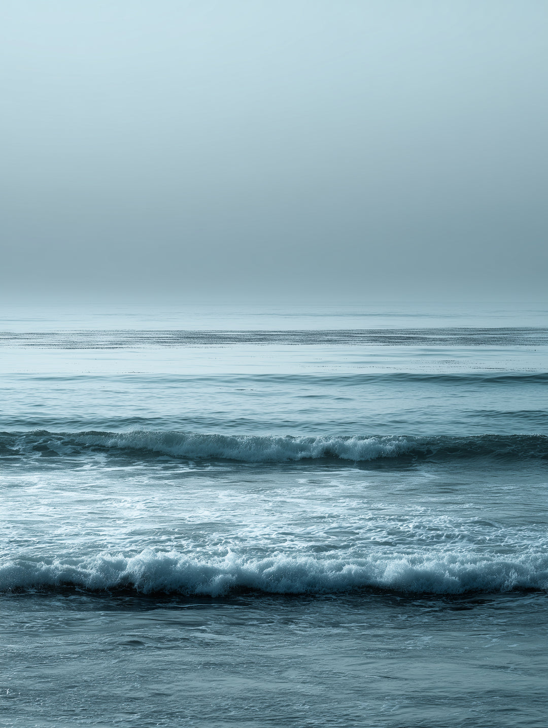 Ruhige Wellen im Nebel  – Wandkunst