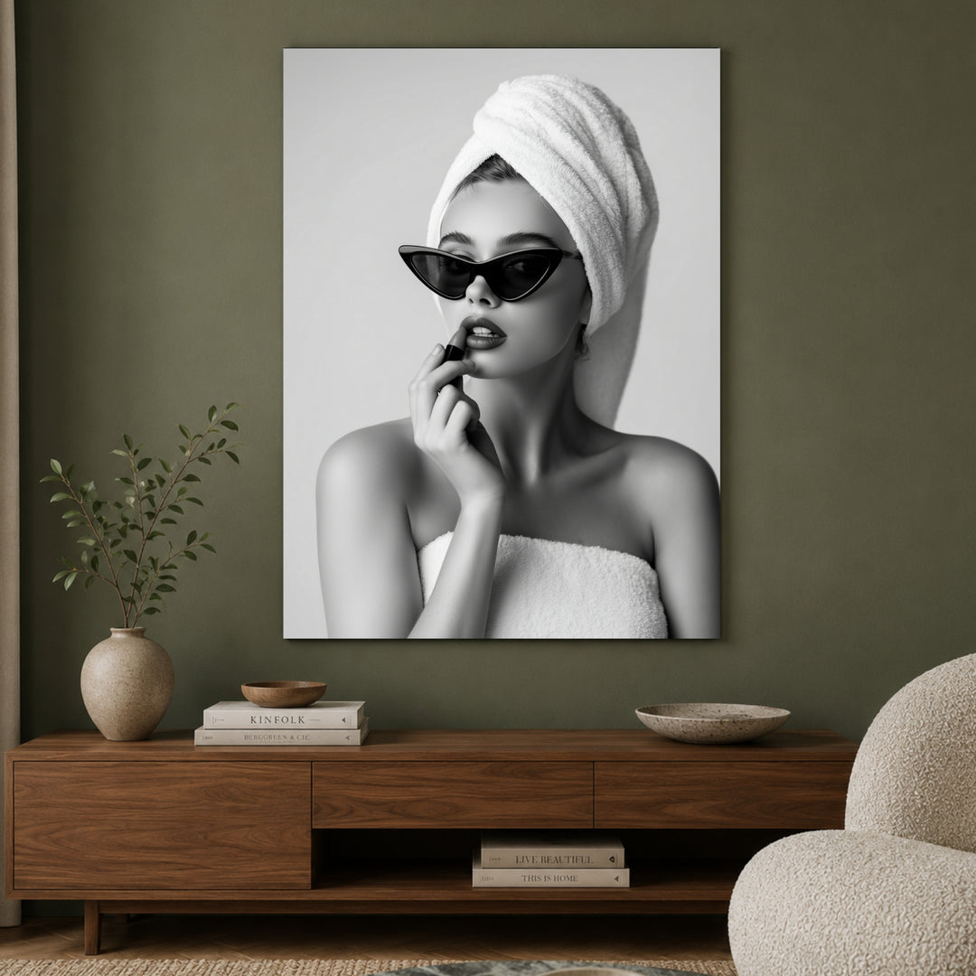 Frau mit Handtuch-Turban Poster – Ohne Rahmen – Produktfoto