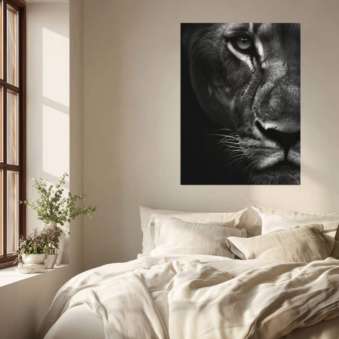 Löwenportrait Leinwandbild schwarz weiß – Leinwand auf Holzrahmen – Ansicht 4