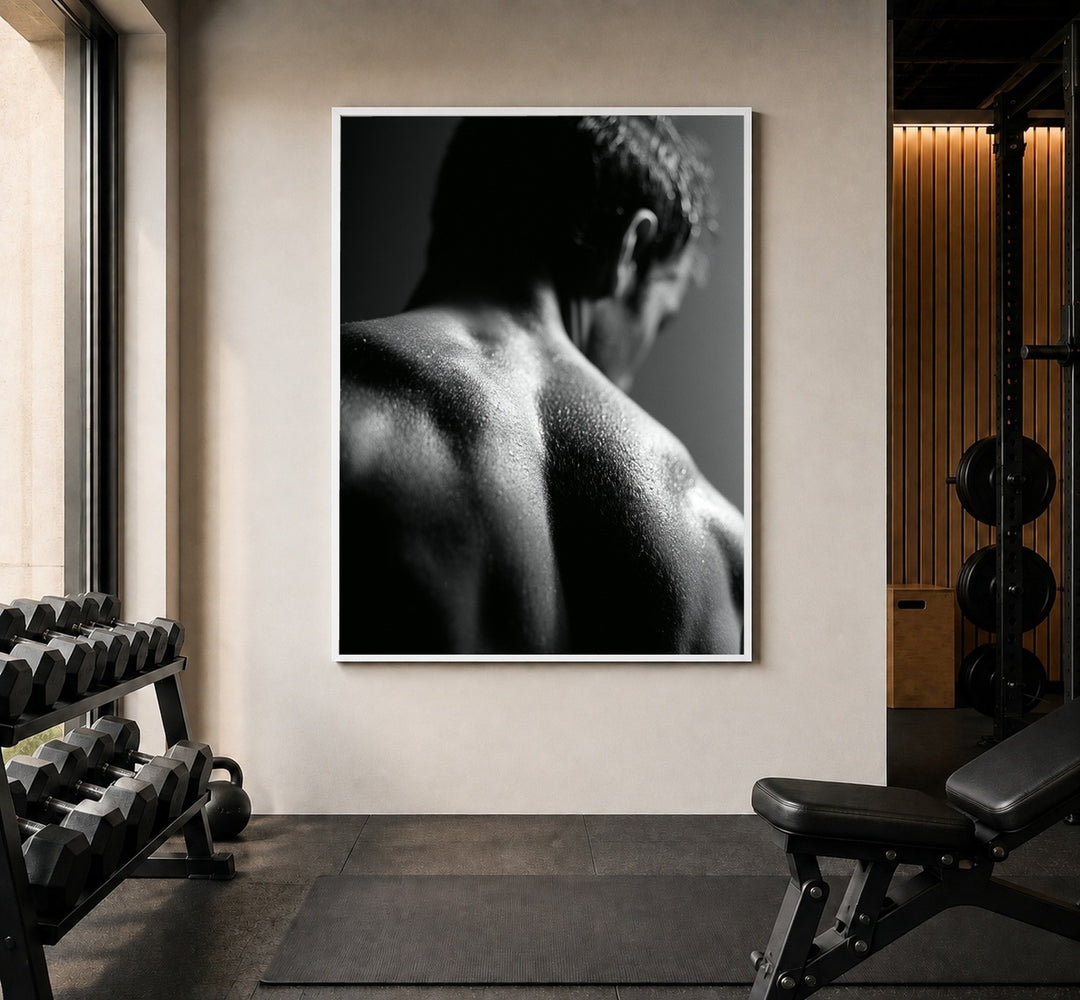 Nasser Rücken im Licht Poster – Weißer Rahmen – Produktfoto