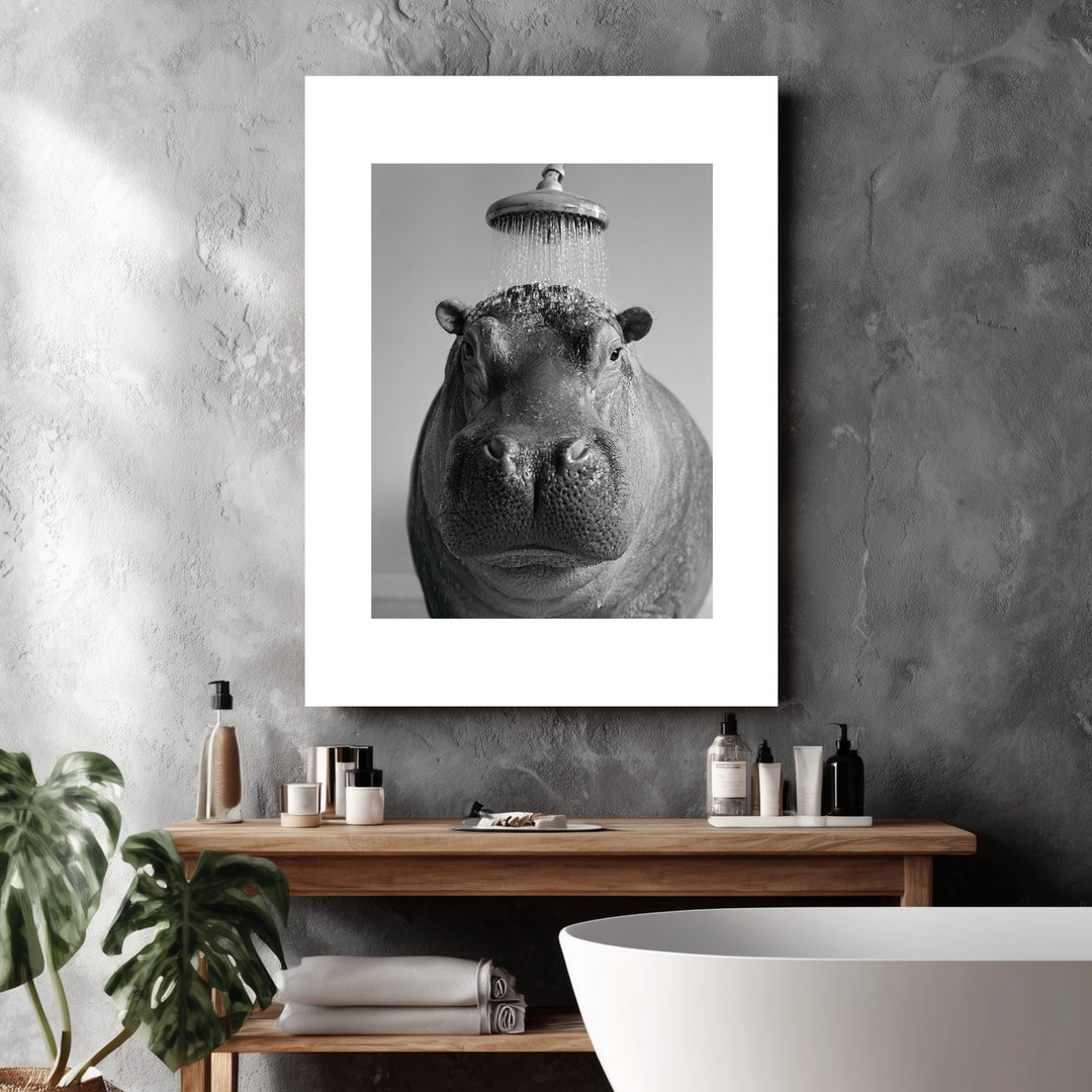 Nilpferd unter der Dusche Poster – Weißer Rahmen – Produktfoto