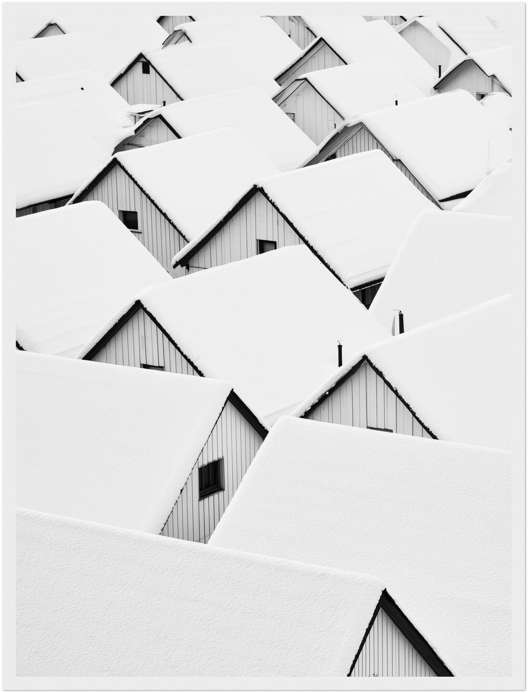 Verschneite Dächer im Winter Poster – Weißer Rahmen – Produktfoto