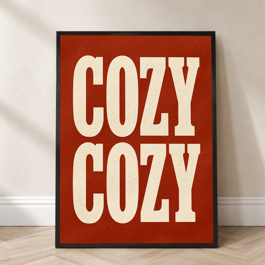 Cozy Schriftzug rot Poster – Schwarzer Rahmen – Produktfoto
