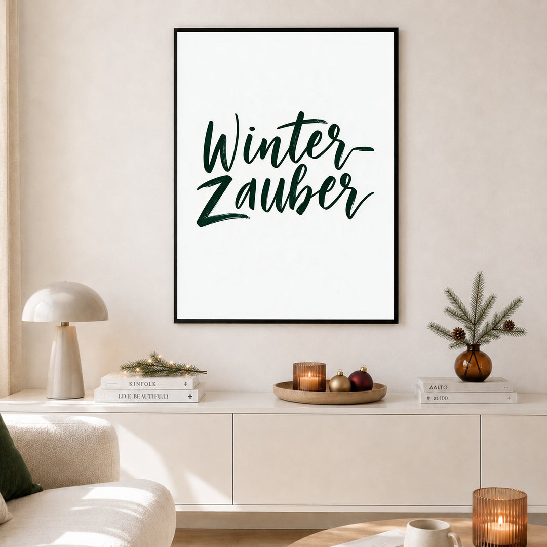 Winterzauber Schriftzug dunkelgrün Poster – Schwarzer Rahmen – Produktfoto