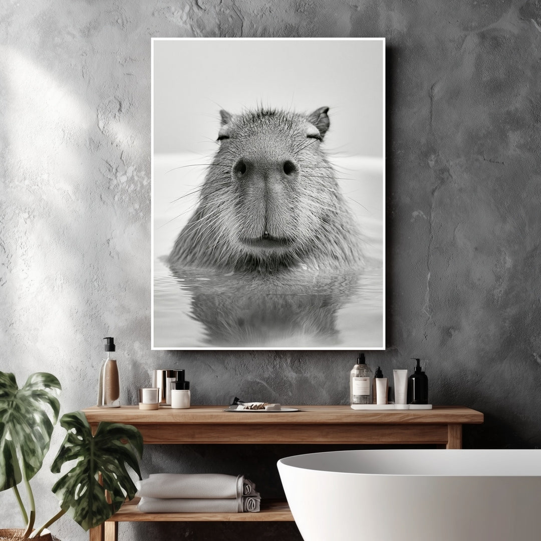 Capybara im Wasser Poster – Weißer Rahmen – Produktfoto