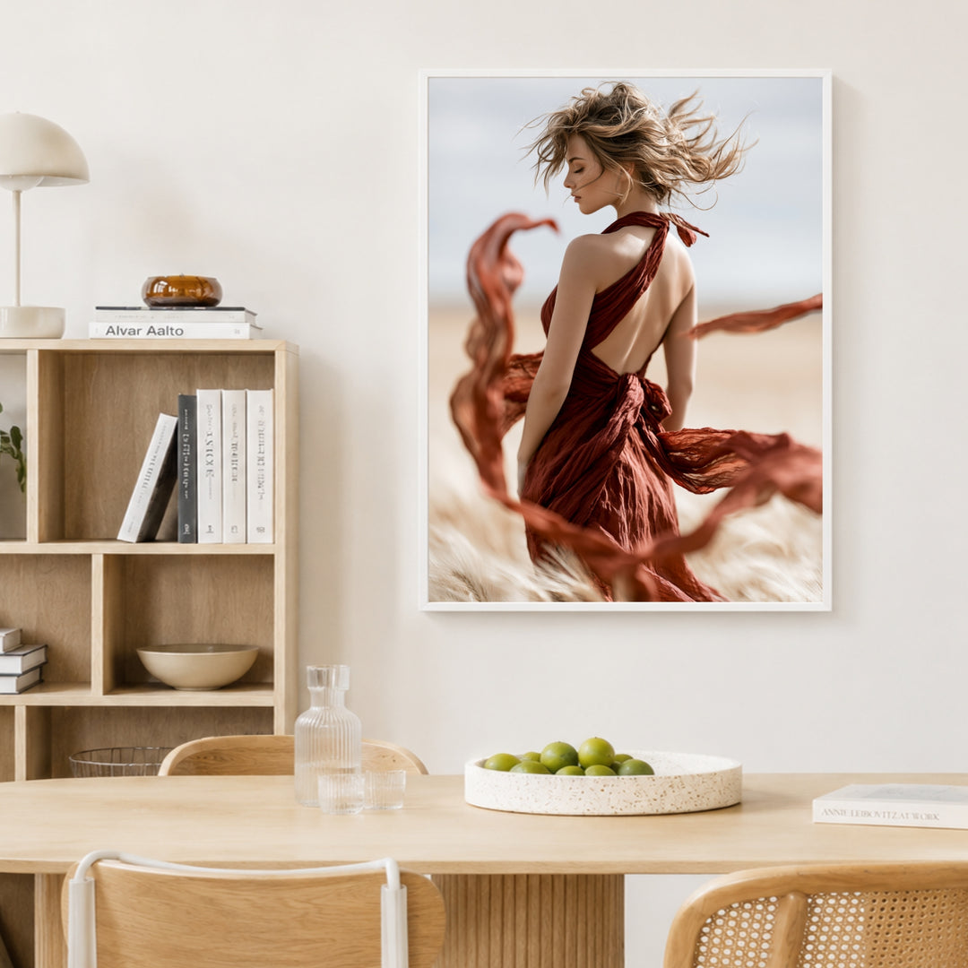 Frau im Wüstenwind Poster – Weißer Rahmen – Produktfoto