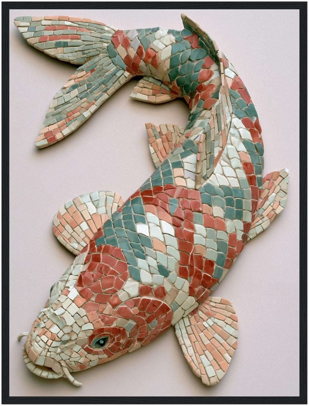 Koi Fisch Mosaik Poster – Schwarzer Rahmen – Produktfoto