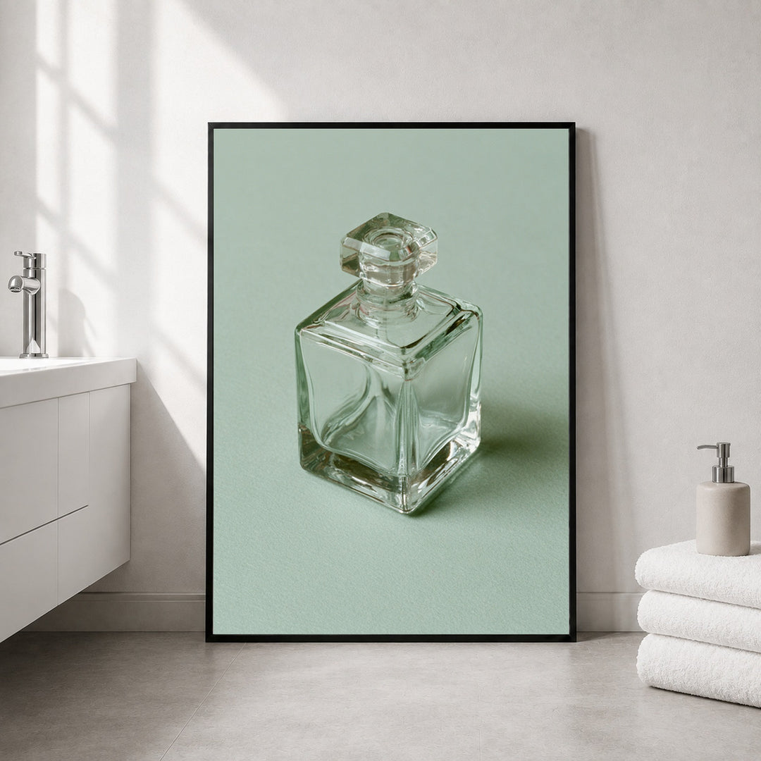 Parfumflakon Minimalismus Poster – Schwarzer Rahmen – Produktfoto