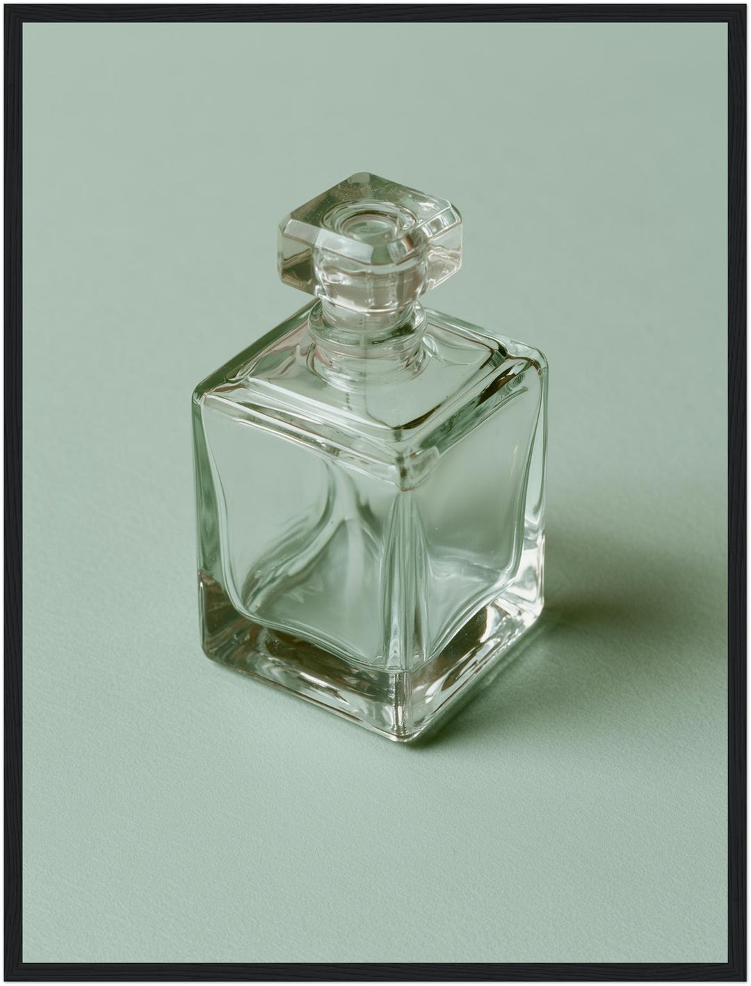 Parfumflakon Minimalismus Poster – Schwarzer Rahmen – Produktfoto