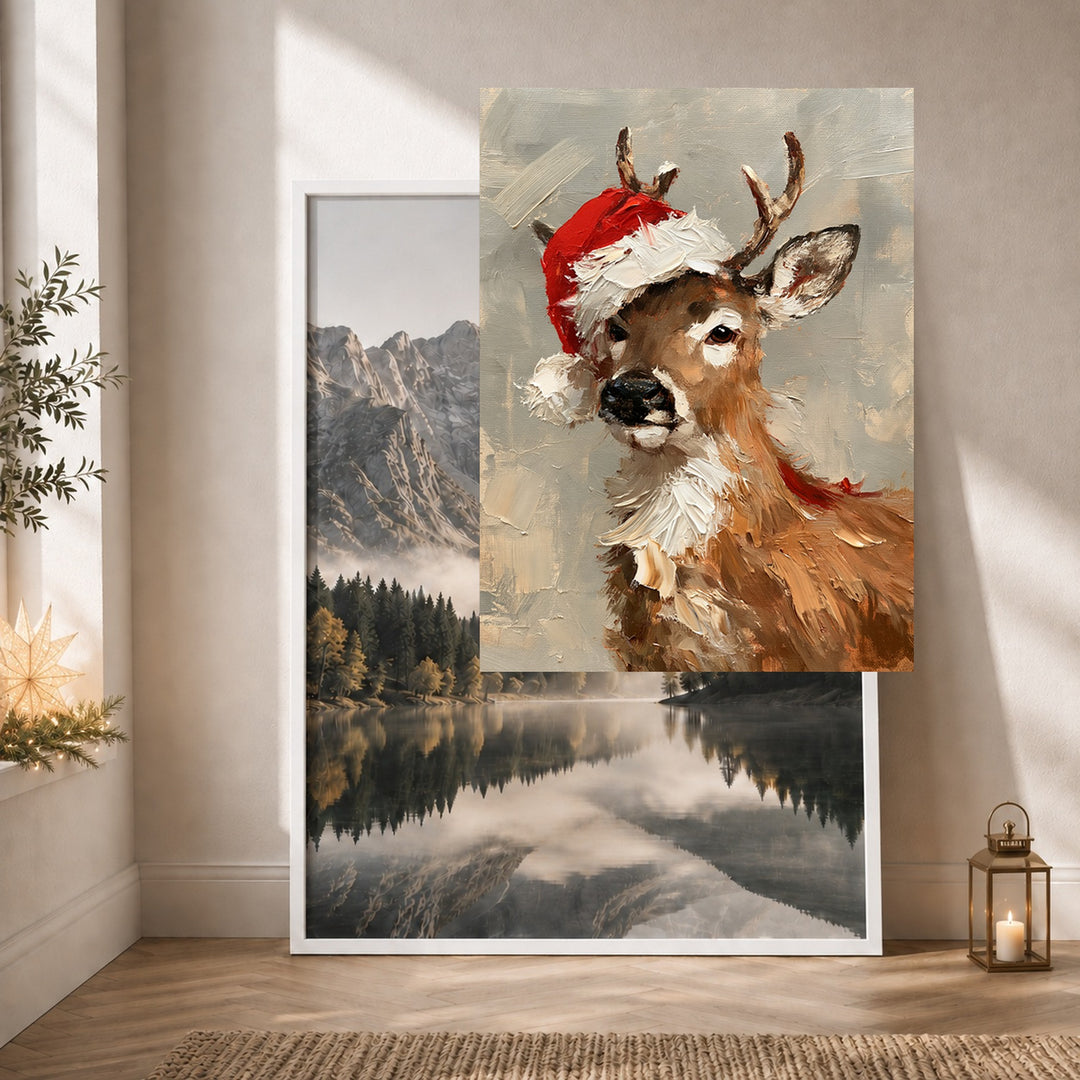 Rentier mit Weihnachtsmütze Poster – Weißer Rahmen – Produktfoto