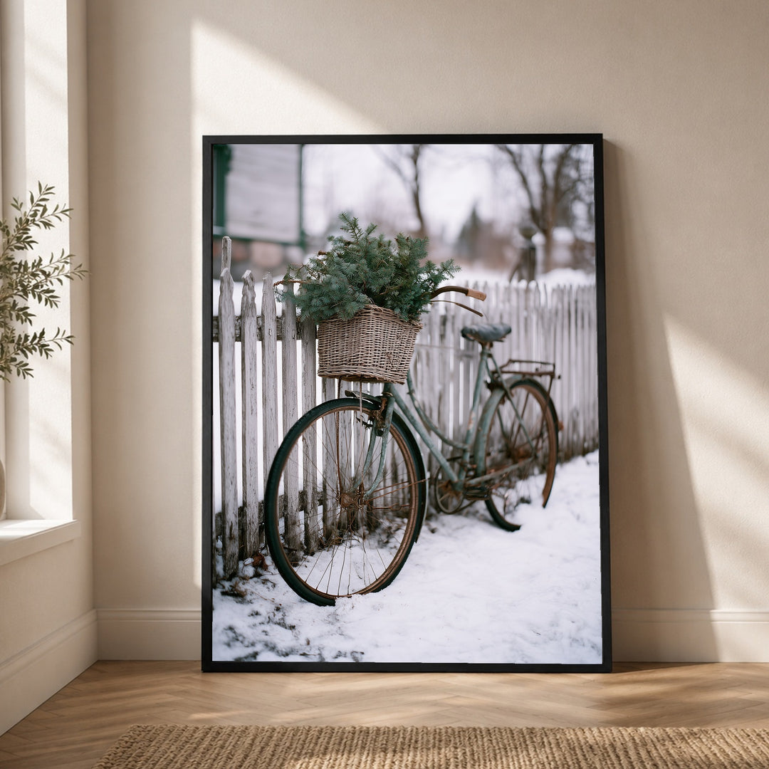 Vintagefahrrad im Winterschnee Poster – Schwarzer Rahmen – Produktfoto