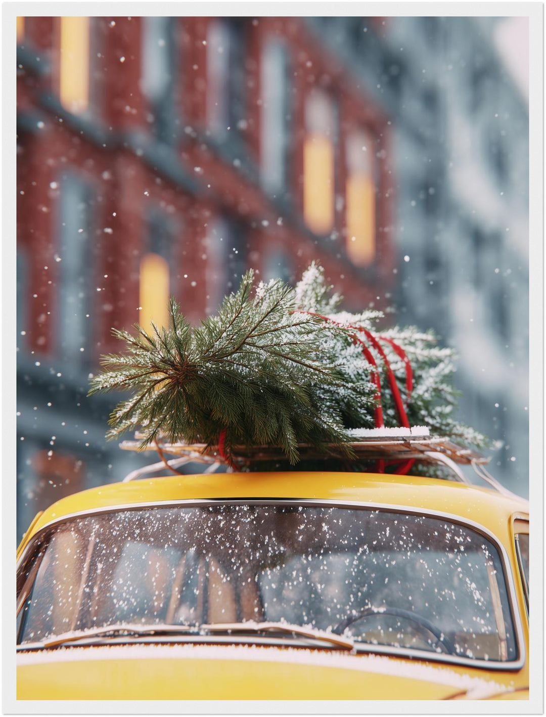 Weihnachtsbaum auf gelbem Wagen Poster – Weißer Rahmen – Produktfoto