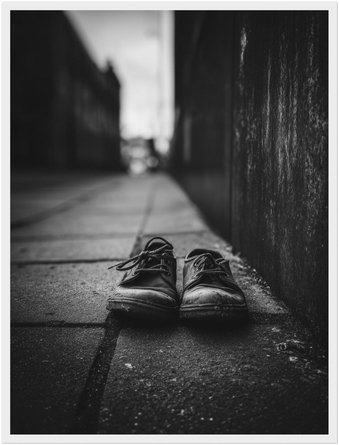 Verlassene Schuhe Schwarz Weiß Poster abstrakt – mattes Kunstdruck-Papier – Ansicht 6