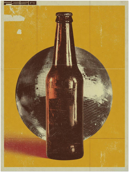 Bierflasche vor Discokugel Poster
