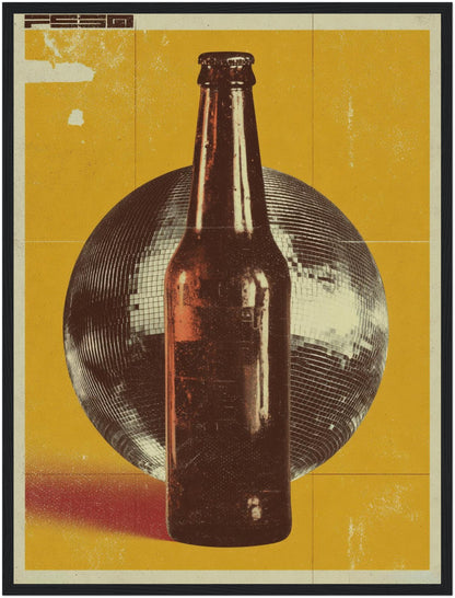 Bierflasche vor Discokugel Poster