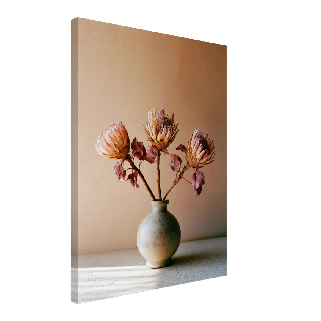 Drei Proteas in Terrakotta Leinwandbild – Schräge Ansicht – Produktfoto