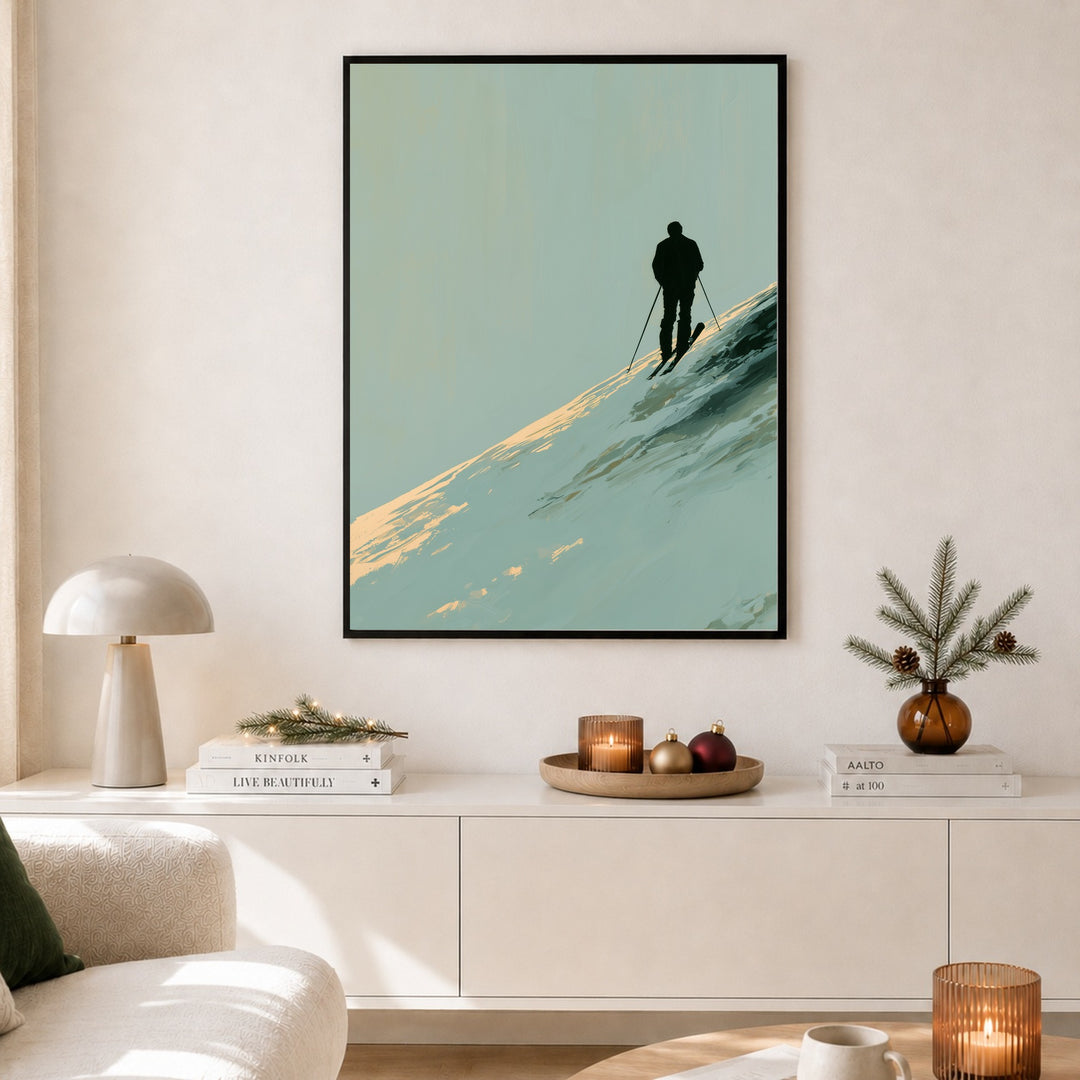 Skifahrer im Winterlicht Poster – Schwarzer Rahmen – Produktfoto