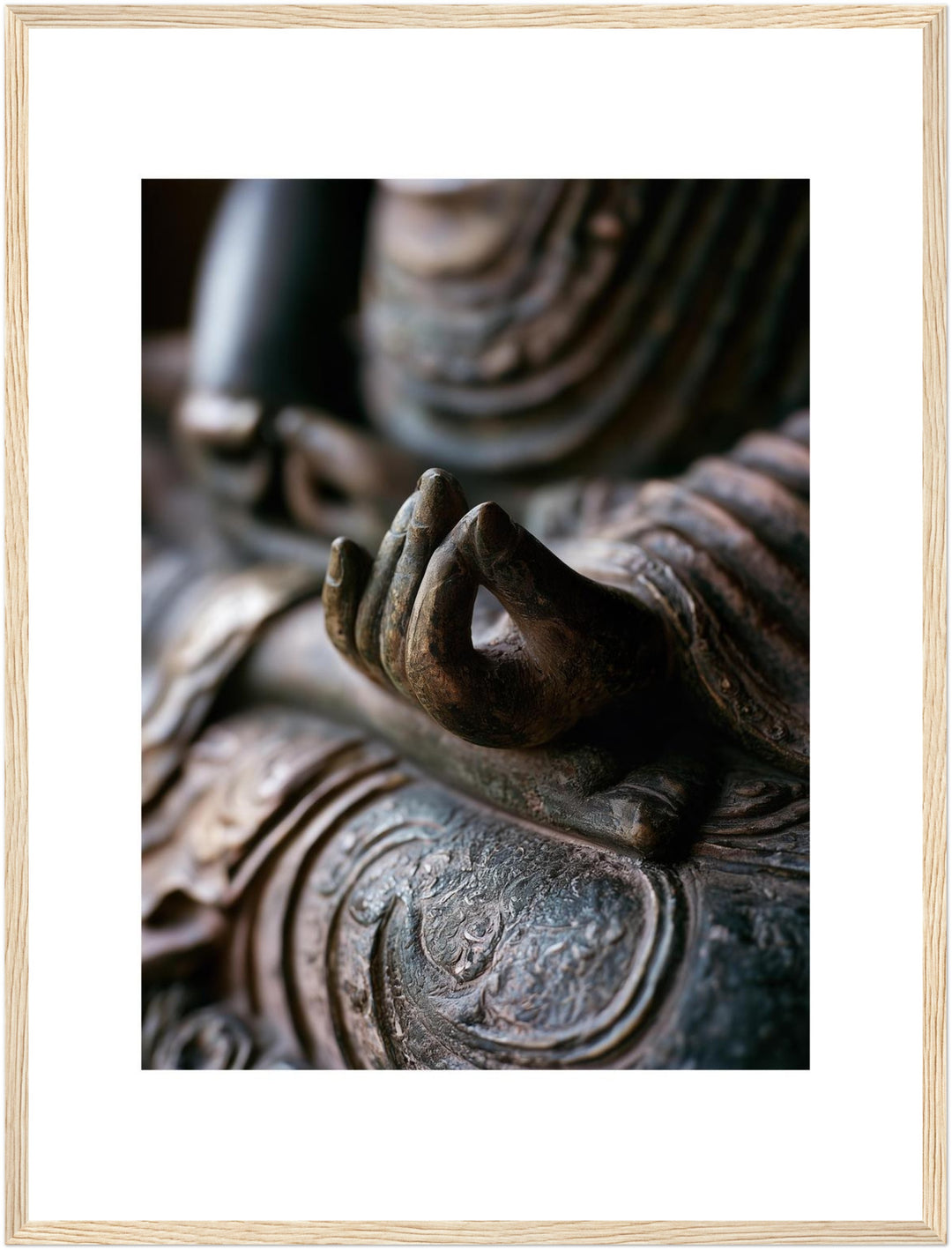 Mudra in Bronze Poster – Holz natur Rahmen – Produktfoto